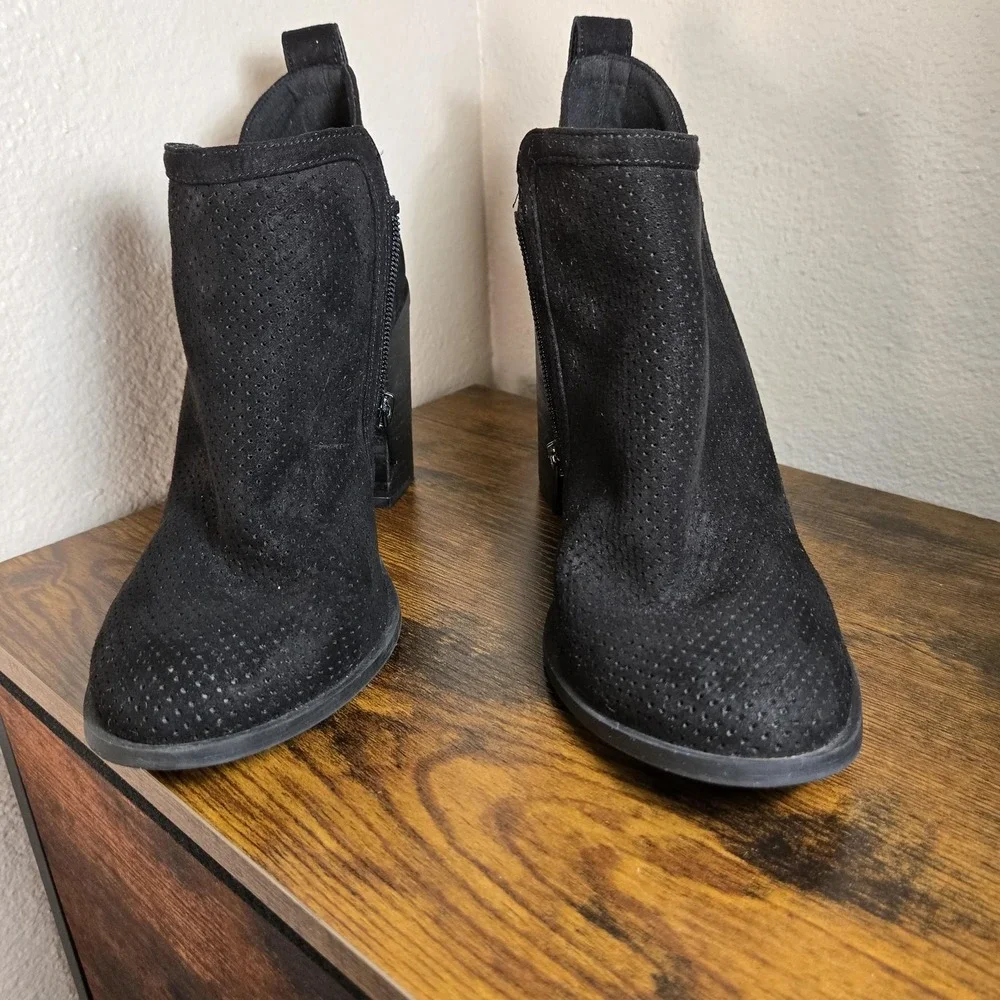 Madden Girl Booties Womens Size 9 Black Ankle Perforated Block Heel Zip‎ EV1ITA